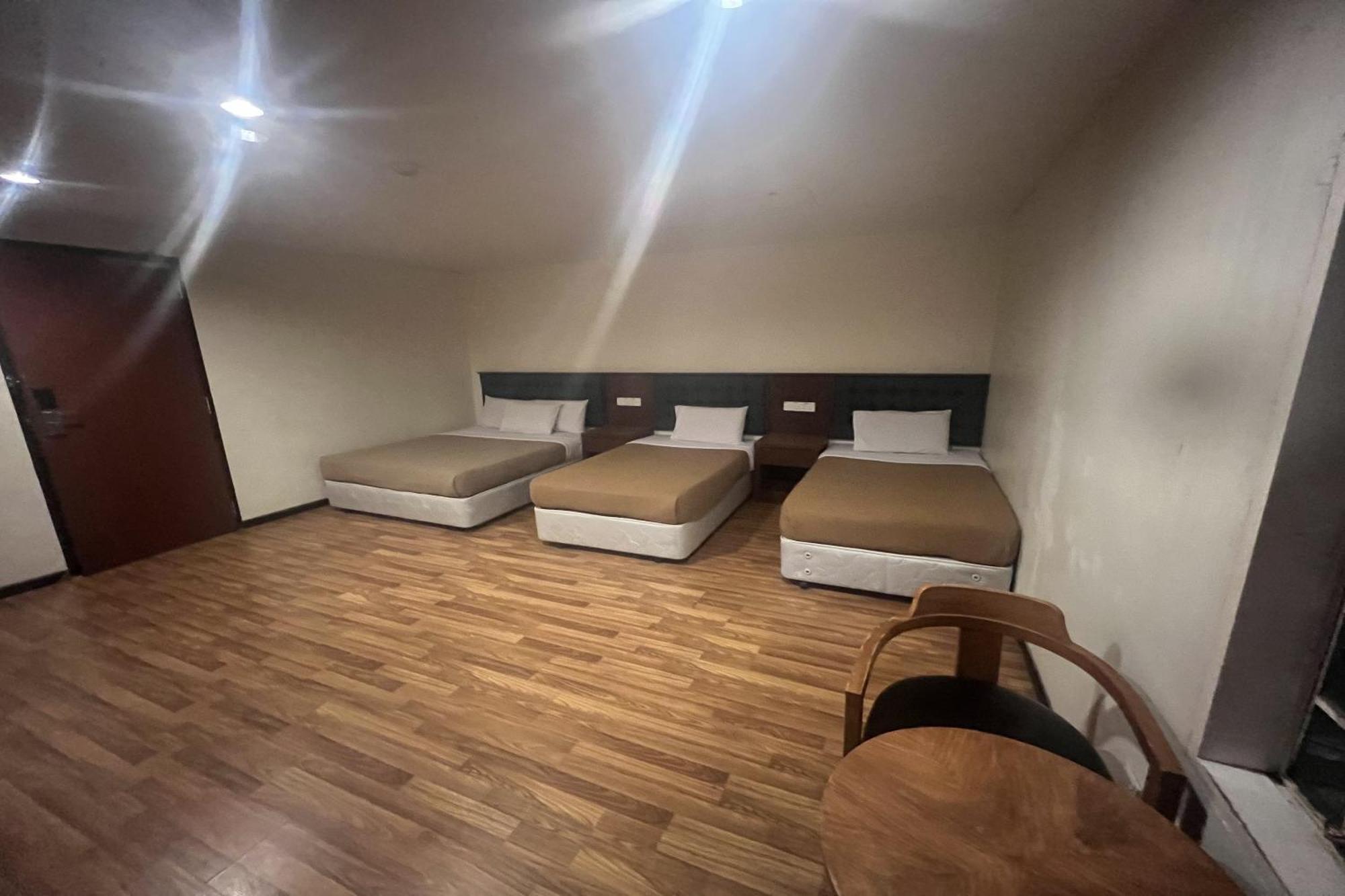 Iris House Hotel Бринчанг Экстерьер фото