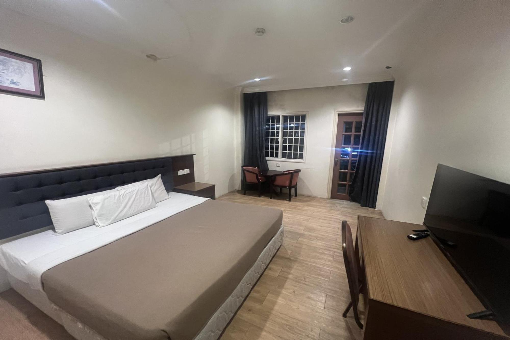 Iris House Hotel Бринчанг Экстерьер фото