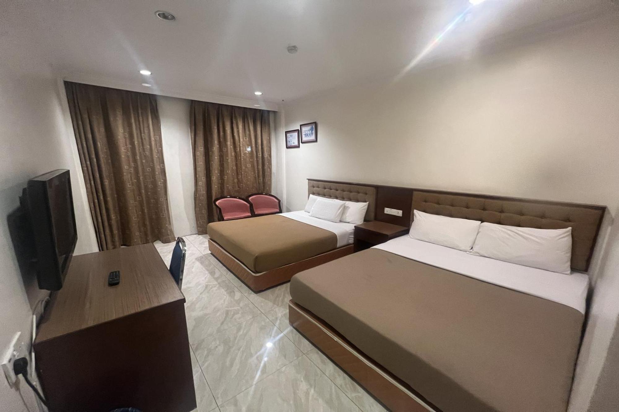 Iris House Hotel Бринчанг Экстерьер фото